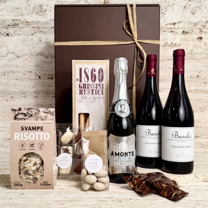 Luksuskurv med barolo, chokolade, risotto og snacks.